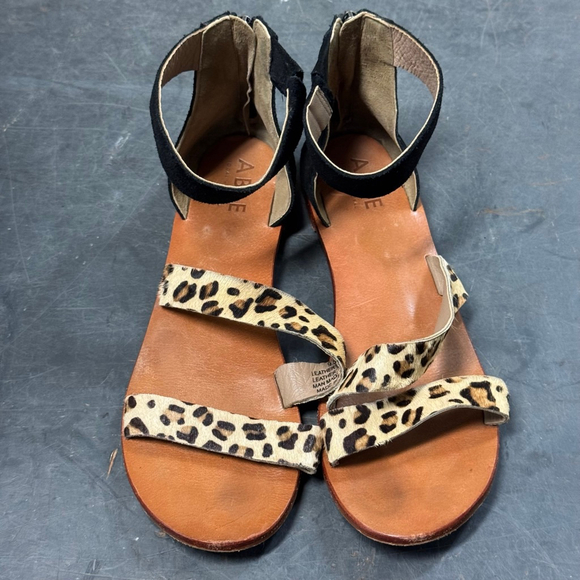 Able Elisa Ankle Sandals Women's 9.5 Brown Leopard Print Leather Strap Open Toe - Picture 1 of 6